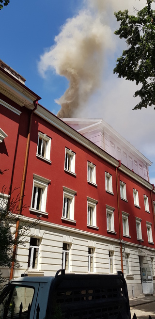 БЛАГОДАРЕНИЕ НА БЪРЗИТЕ, ТОЧНИ И ПРЕЦИЗНИ ДЕЙСТВИЯ НА ПОЖАРНИКАРИТЕ БЕ СПАСЕНА ЕДНА НАЙ-ЕМБЛЕМАТИЧНИТЕ СГРАДИ В НАШИЯ ГРАД - НА РУСЕНСКАТА ОПЕРА  ​