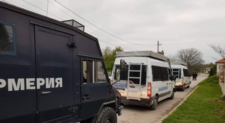 ПОЛИЦИЯ И ЖАНДАРМЕРИЯ ВЛЕЗЕ В ИМОТИ В ГРАД ВЕТОВО