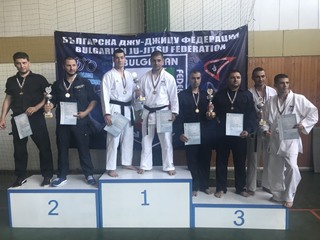 РУСЕНЦИ СТАНАХА ПЪРВИ В ЗОНАЛНИТЕ ПЪРВЕНСТВА ПО ПОЛИЦЕЙСКА ЛИЧНА ЗАЩИТА В ЛОВЕЧ