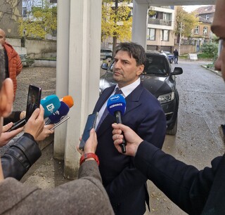 Втора високотехнологична наркооранжерия разкриха тази нощ служителите от сектор „Наркотици“ в СДВР