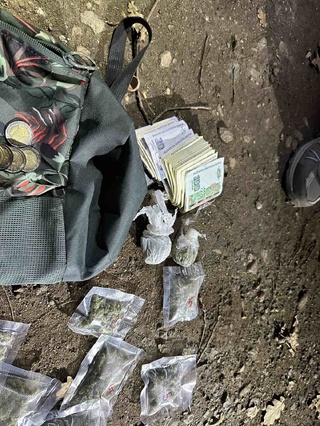 Заподозрян за разпространение на дрога нападна полицаи при неуспешен опит за бягство