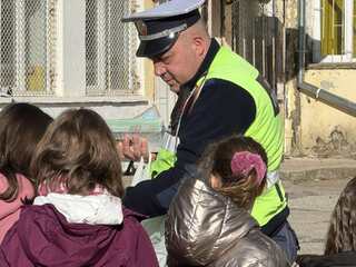 Столични полицаи гостуваха на третокласници