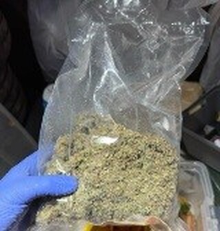 Близо два килограма марихуана иззеха полицаи от СДВР