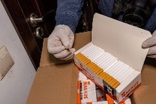 Разкрита е нелегална фабрика за производство на цигари