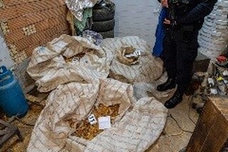 Разкрита е нелегална фабрика за производство на цигари
