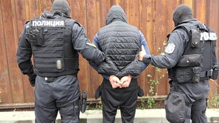 В резултат на професионални действия на СДВР четирима са задържани след гонка