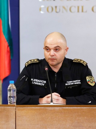 Професионалното ръководство на МВР категорично застава зад действията на полицейските служители, които гарантират реда и гражданския мир