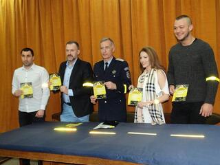 Отдел „Пътна полиция” - СДВР подкрепи инициативата „Отрази светлината”