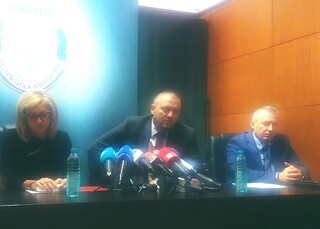 Двама са задържани за крупна кражба от банков офис в София