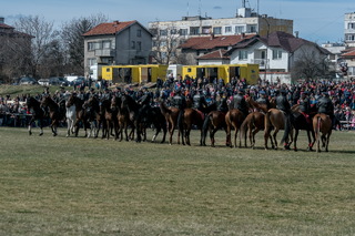 На Тодоровден конни полицаи от СДВР показаха майсторска езда