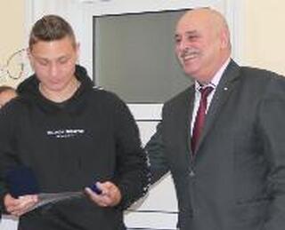 Награди за петима ученици от Националната финансово-стопанска гимназия