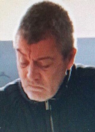 Полицията продължава да издирва 56-годишен мъж във връзка с тежко криминално престъпление