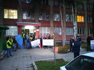 Вълната на недоволство премина и през Гоце Делчев, Сандански и Разград - осмият, деветият и десетият от поредицата "мълчаливи" протести, организирани от СФСМВР