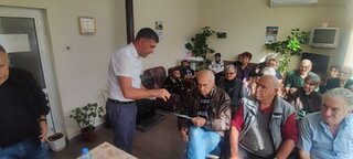 Началникът на полицейското управление в Нови пазар гл.инсп. Веселин Райнов проведе среща с жителите на село Върбяне