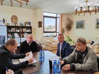 Работна среща между ръководството на областната дирекция и кмета на община Велики Преслав за подобряване на взаимодействието между институциите се проведе в старата българска столица