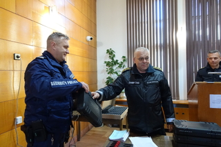 Заместник- главният секретар на МВР връчи нови пистолети "Валтер" и електропеносими уреди "Тейзър" на полицейски служители в ОДМВР- Шумен
