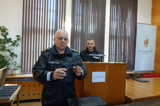 Заместник- главният секретар на МВР връчи нови пистолети "Валтер" и електропеносими уреди "Тейзър" на полицейски служители в ОДМВР- Шумен