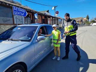 Ученици от СУ „Св. Паисий Хилендарски“ във Върбица участваха в изнесен урок на тема  „Безопасно движение по пътищата“