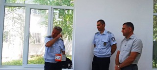 Полицаи от РУ- Нови пазар изпратиха свой колега в заслужен отдих след 21 години служба