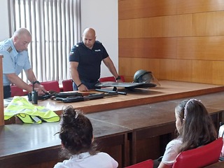 Продължават срещите на полицейски служители с деца от Шумен