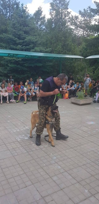 Полицейски служители гостуваха на ученици в ОУ „Св.св. Кирил и Методий“  село Царев брод