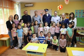 Грамоти за успешна работа в инициатива "Не на агресията! Нека бъдем по-добри" получиха деца от Нови пазар