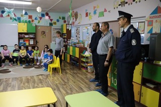 Грамоти за успешна работа в инициатива "Не на агресията! Нека бъдем по-добри" получиха деца от Нови пазар