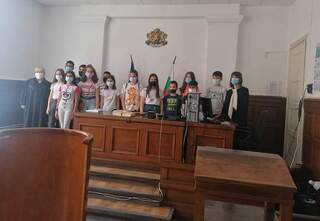 Продължават тематичните беседи с малките "полицаи" от училището в Смядово