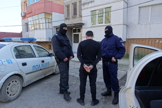Криминалисти от областната дирекция в Шумен намериха и иззеха голямо количество марихуана