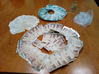 Полицейски служители от Нови пазар задържаха помагач в телефонна измама и опазиха  спестявания  в размер на 11 100 лева на 79-годишна местна жителка