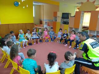 С урок по пътна безопасност започна новата учебна година в ЦДГ „ Слънце“