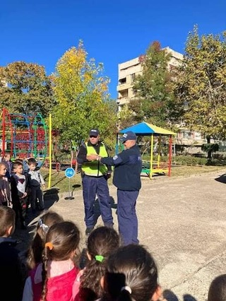 Открит урок на инспектори от РУ-Сливен в детска градина „Детелина”
