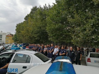 Сливен отдаде почит на загиналите в Бургас полицейски служители