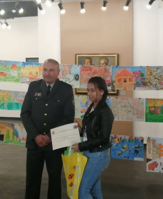 Връчиха наградите в конкурса за детска рисунка „С очите си видях бедата”