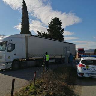 Засилени проверки на товарни автомобили и автобуси