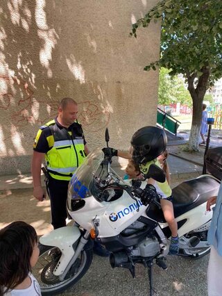 Урок по пътна безопасност в детската градина