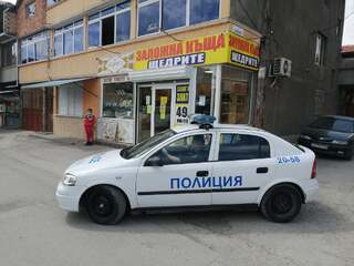Полиция и доброволци въвеждат ред и спазване на противоепидемичните мерки в сливенския квартал „Надежда”