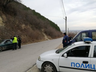 Установени нарушения  и разкрити престъпления при мащабна полицейска операция в Сливенско