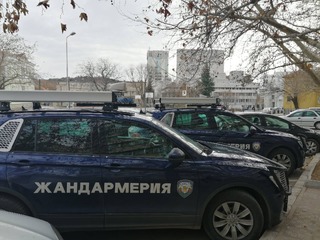 Продължава съвместната операция на жандармерия и полиция в селата от община Сливен