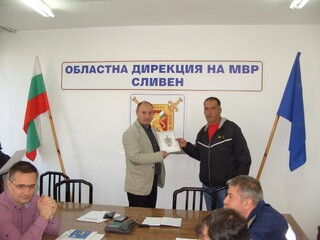 Трима служители на ОДМВР-Сливен с награди от главния секретар на МВР