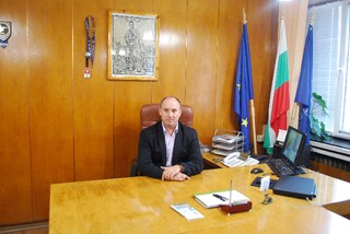 Старши комисар Димитър Величков с поздравление за деня на Сливен