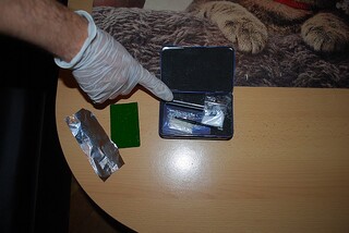 Нарколаборатория за производство на синтетичен наркотик е разбита от полицията с Сливен