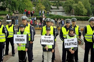 Лъчезар Близнаков от СДВР - „Пътен полицай на годината - 2011”.Отборът на ОДМВР – Смолян - първи в генералното отборно класиране