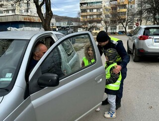 Посланията на есенния лист „полетяха“ към шофьорите в Етрополе