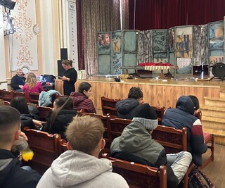 Гимназисти от Божурище в открит диалог за вредата от употребата на дрога