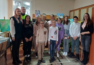 Ученици от Ихтиман с четка вместо с цигара в ръка