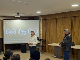 Гимназисти от Етрополе се включиха в инициатива за по-голяма безопасност на пътя