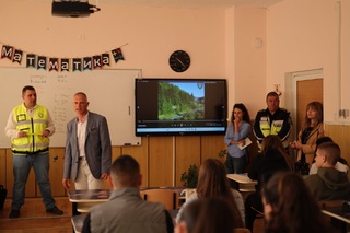 Ученици от Сливница беседваха по въпросите за пътната безопасност