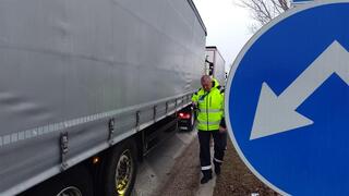 Засилени проверки на товарни автомобили и автобуси