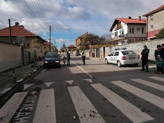 Малчугани от с. Антон преговориха правилата за движение по пътищата и раздадоха своите послания на шофьорите
